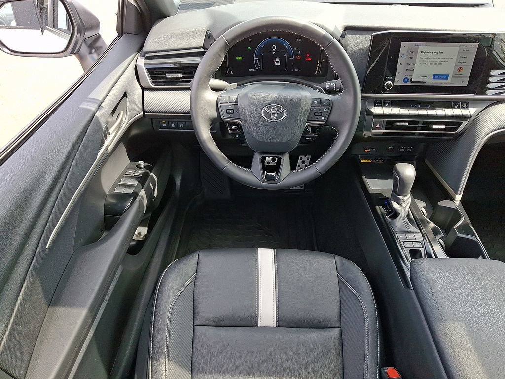 Used 2025 Toyota Camry SE w/ Convenience Package FWD image 11