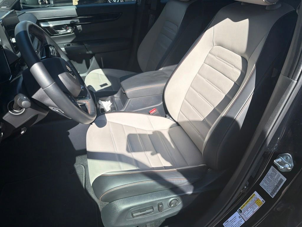 Used 2025 Honda CR-V Sport Touring image 12