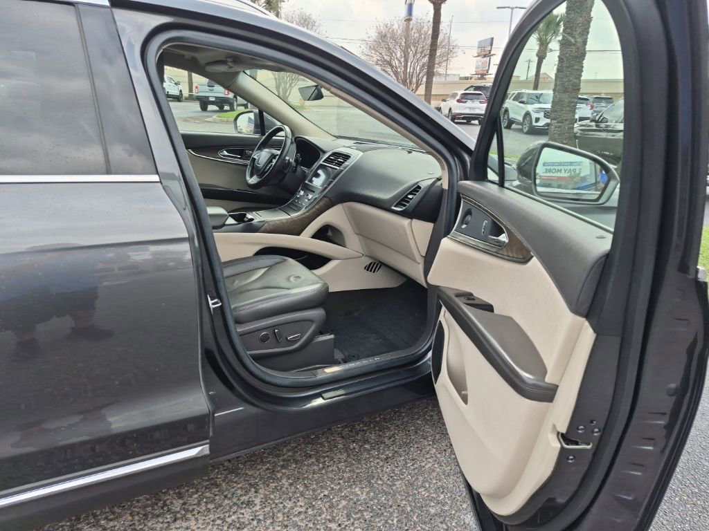 Used 2020 Lincoln Nautilus Reserve w/ Cargo Utility Package image 21