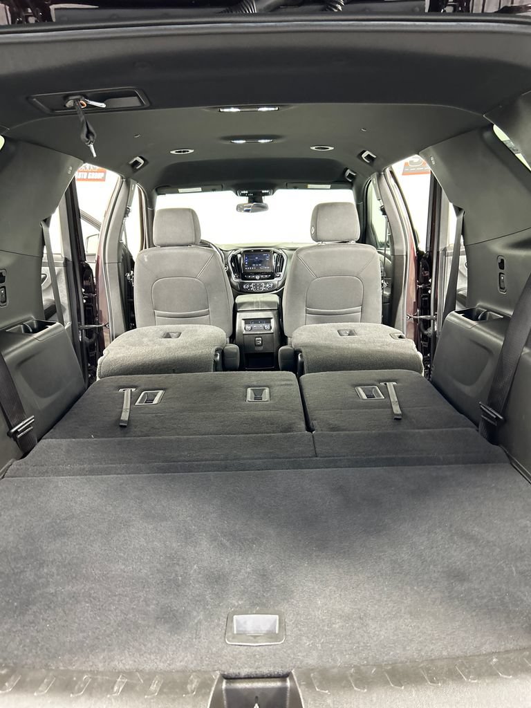 Used 2022 Chevrolet Traverse LT FWD image 22