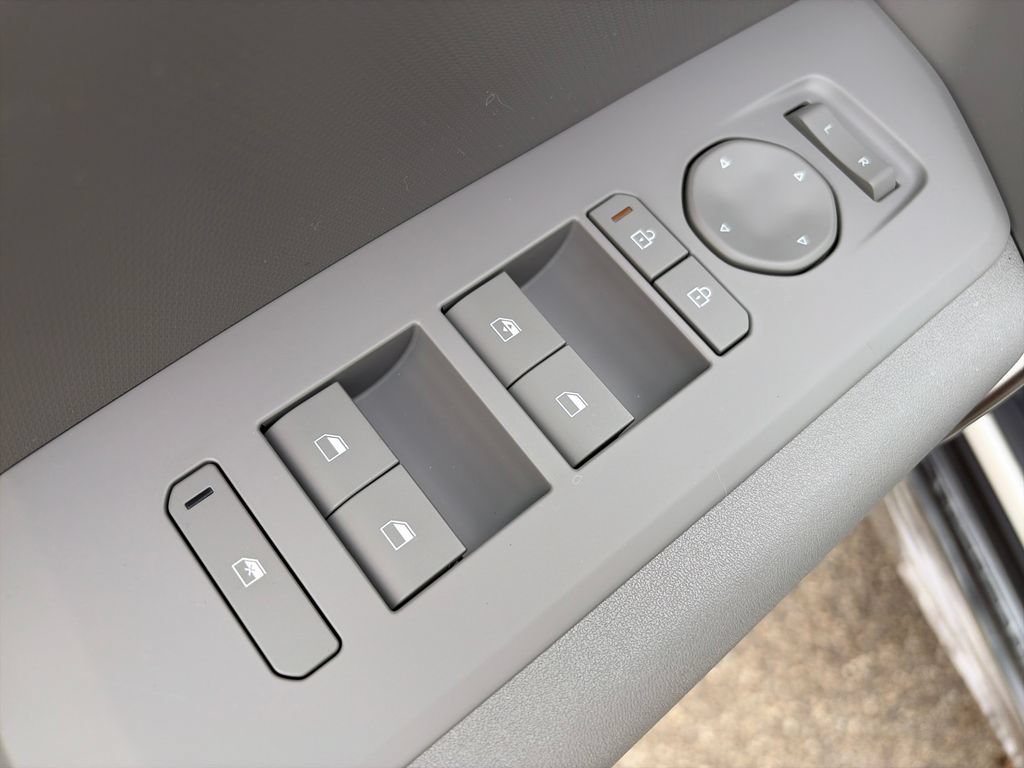 New 2027 Kia Seltos LX FWD image 18