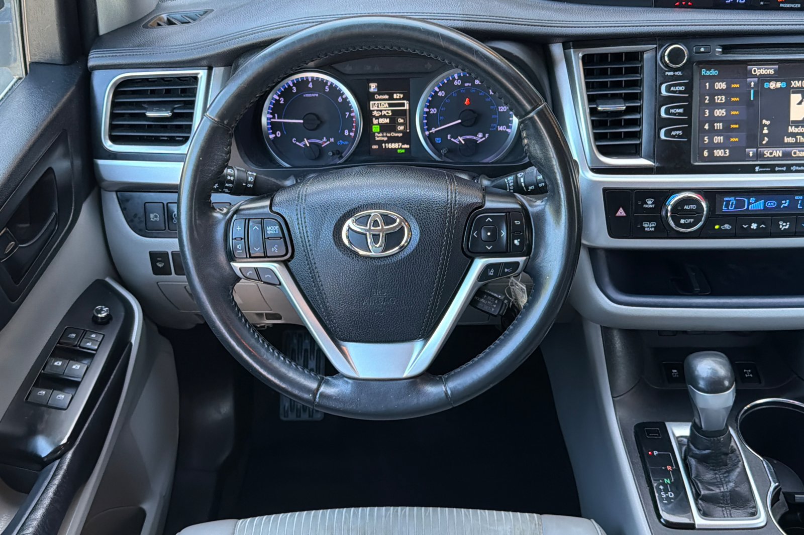 Used 2019 Toyota Highlander Plus AWD/4WD image 15