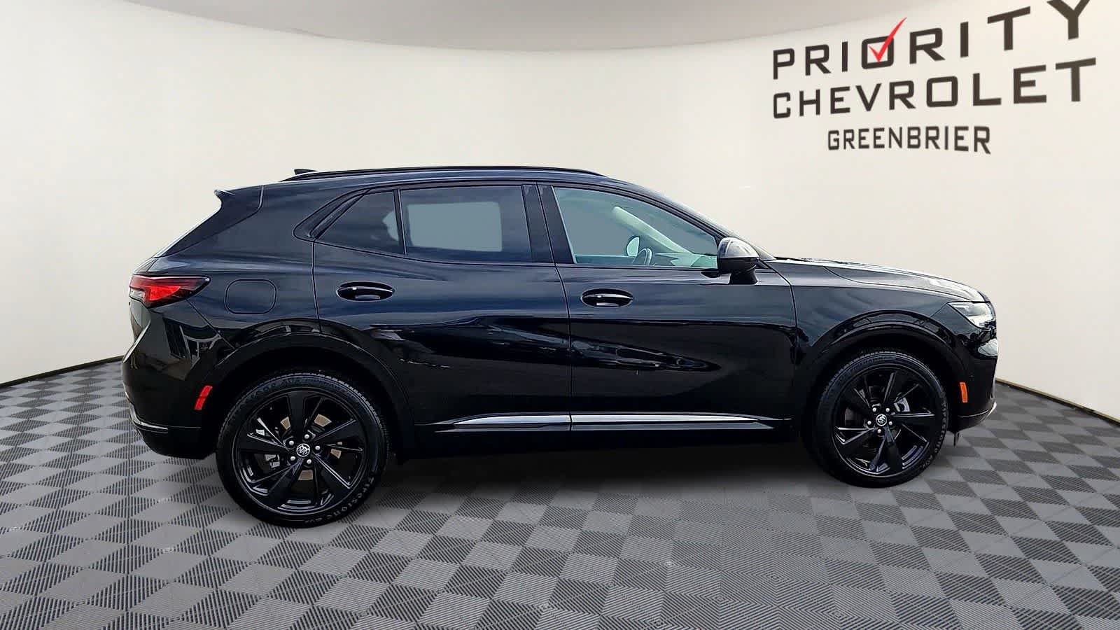 Used 2022 Buick Envision Essence w/ Technology Package II FWD image 9