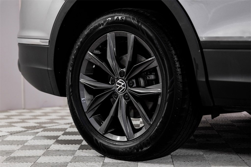 Used 2022 Volkswagen Tiguan SE image 62