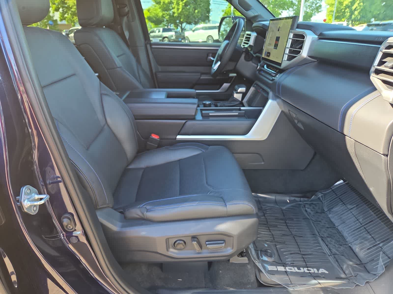 Used 2025 Toyota Sequoia Platinum AWD/4WD image 22