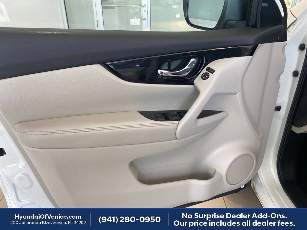Used 2021 Nissan Rogue Sport SL FWD image 55