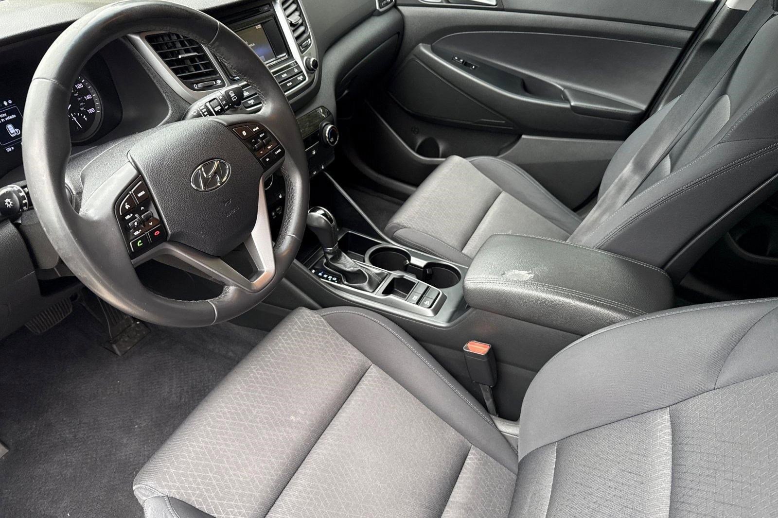 Used 2017 Hyundai Tucson Sport image 4