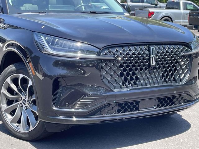 Used 2025 Lincoln Aviator AWD w/ Jet Appearance Package image 2