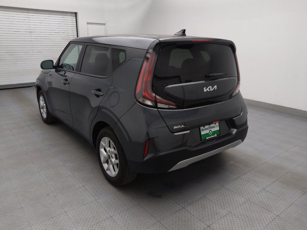 Used 2025 Kia Soul LX w/ LX Technology Package FWD image 5
