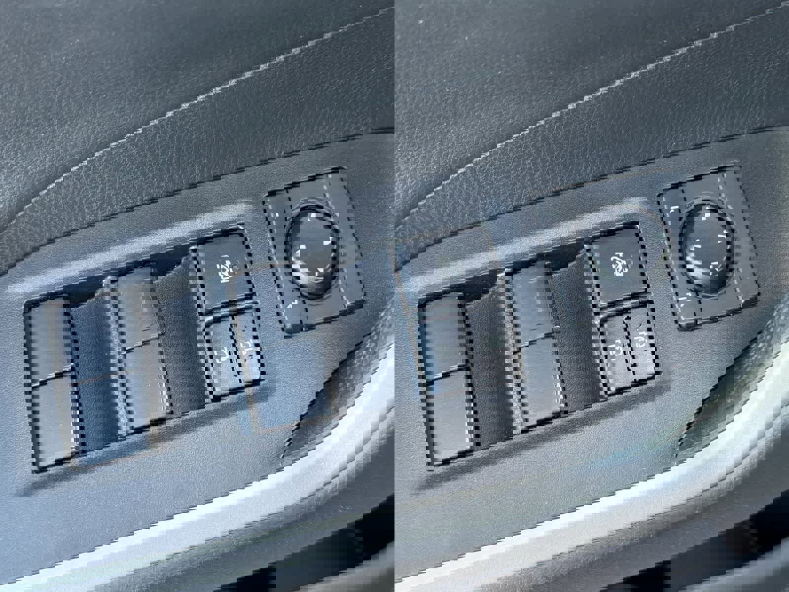 Used 2020 Toyota RAV4 TRD Off-Road image 13