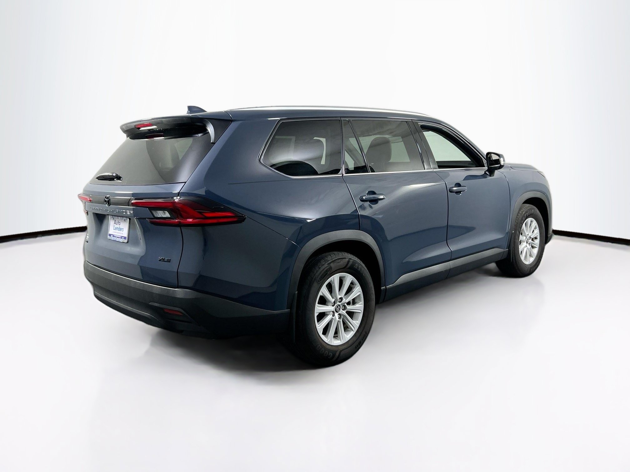 Used 2025 Toyota Grand Highlander AWD image 5