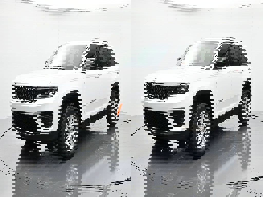 New 2025 Jeep Grand Cherokee Laredo X w/ Trailer Tow Package