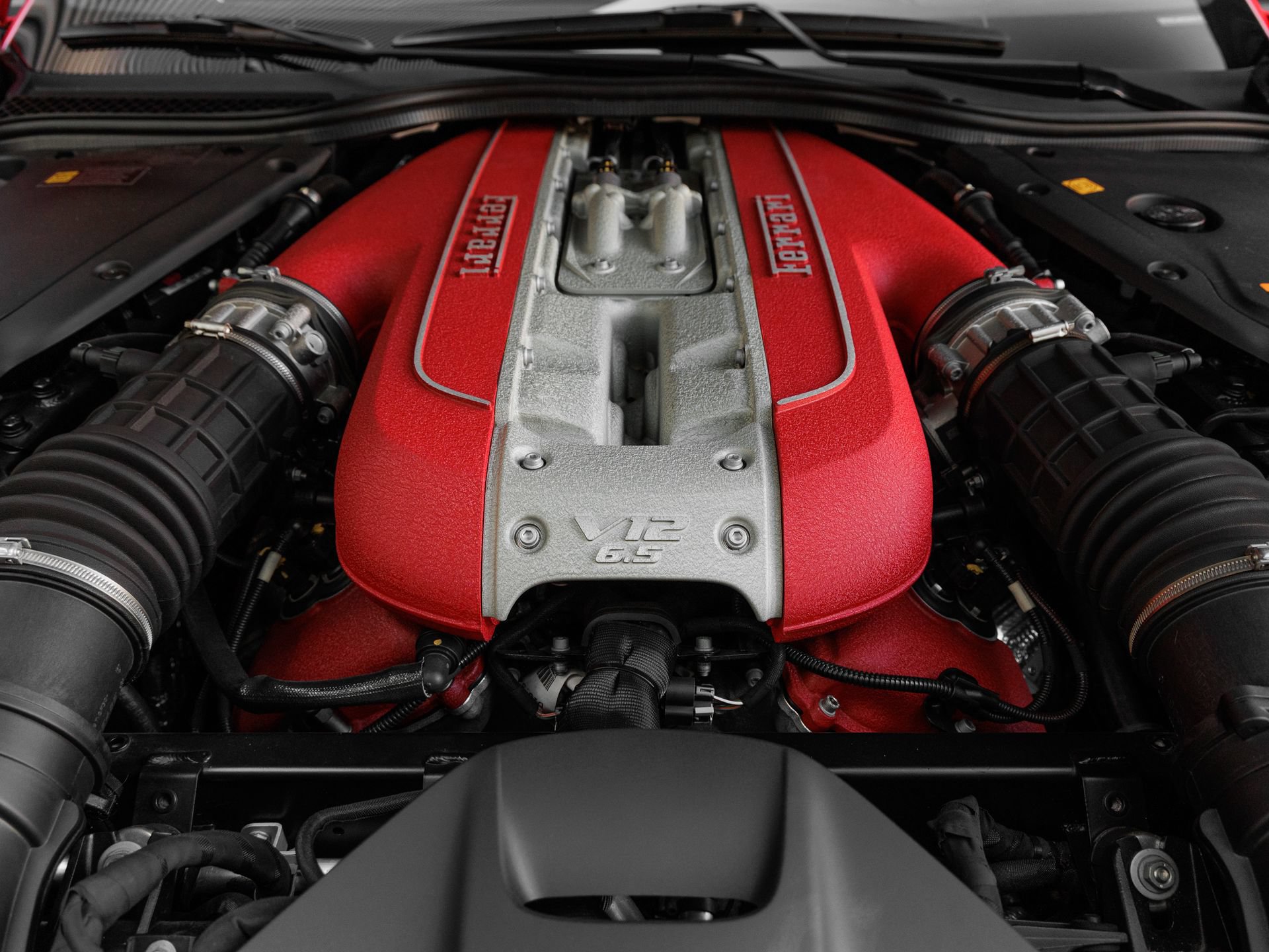 Used 2019 Ferrari 812 Superfast RWD image 46