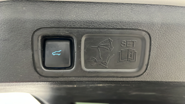 Used 2018 Ford Expedition Max XLT w/ Equipment Group 202A AWD/4WD image 29