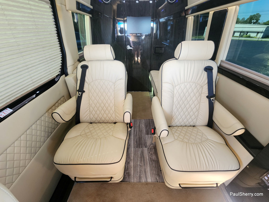 Used 2020 Mercedes-Benz Sprinter 2500 image 55