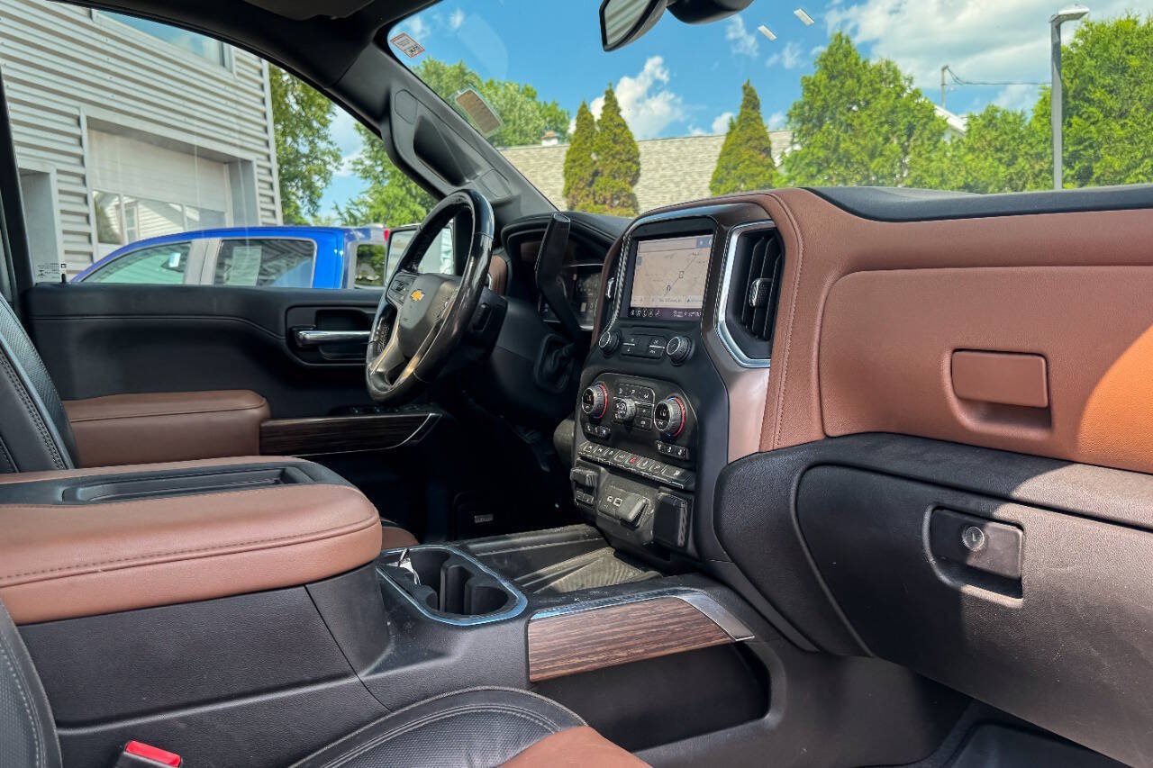 Used 2022 Chevrolet Silverado 1500 High Country w/ LPO, Dark Essentials Package AWD/4WD image 16