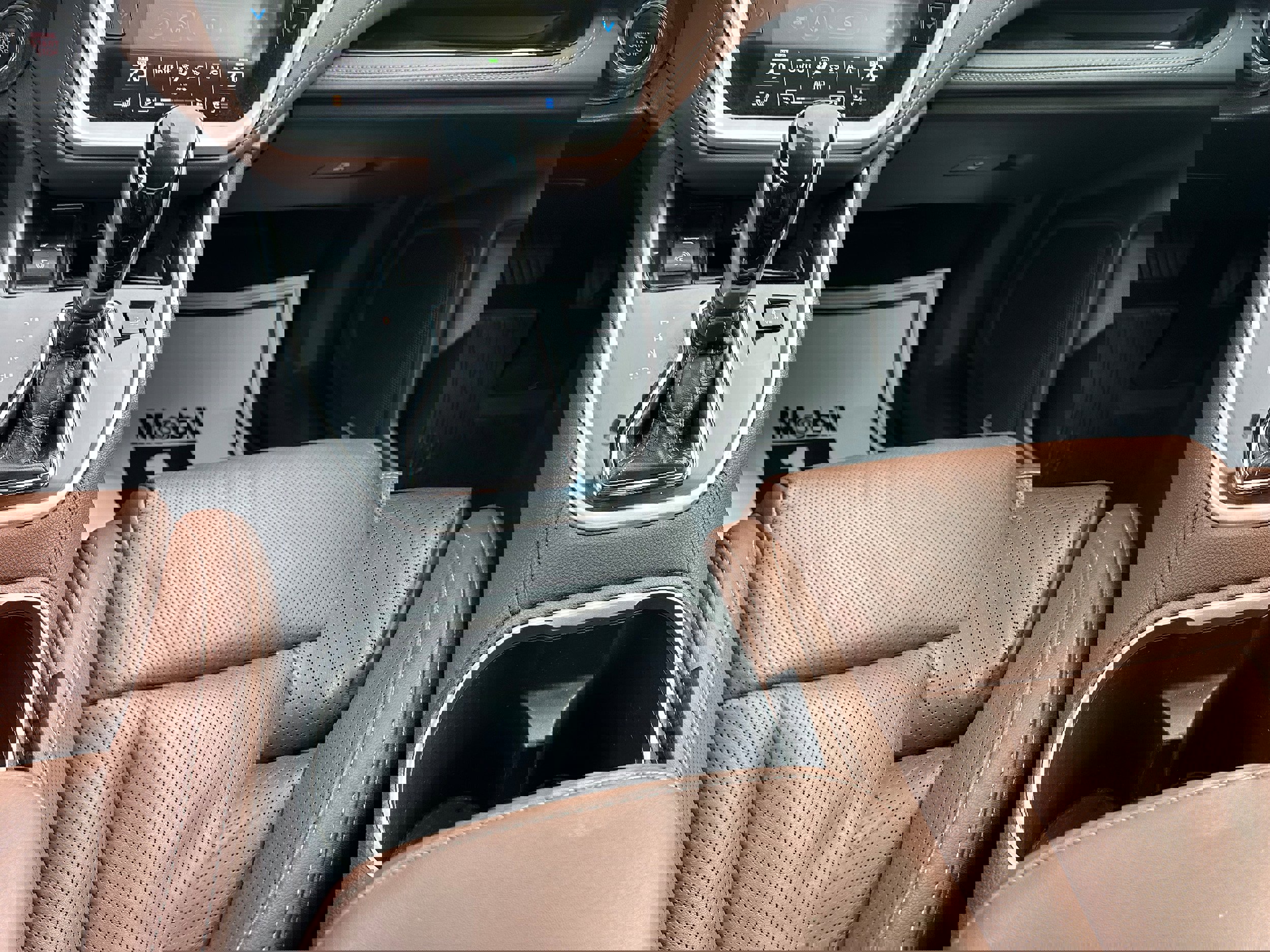 Used 2020 Subaru Outback Touring w/ Popular Package #2 image 32