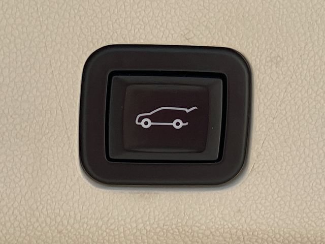 Used 2021 Cadillac Escalade Premium Luxury Platinum AWD/4WD image 6