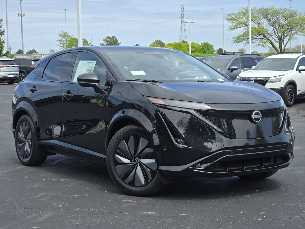 New 2025 Nissan Ariya Platinum image 2