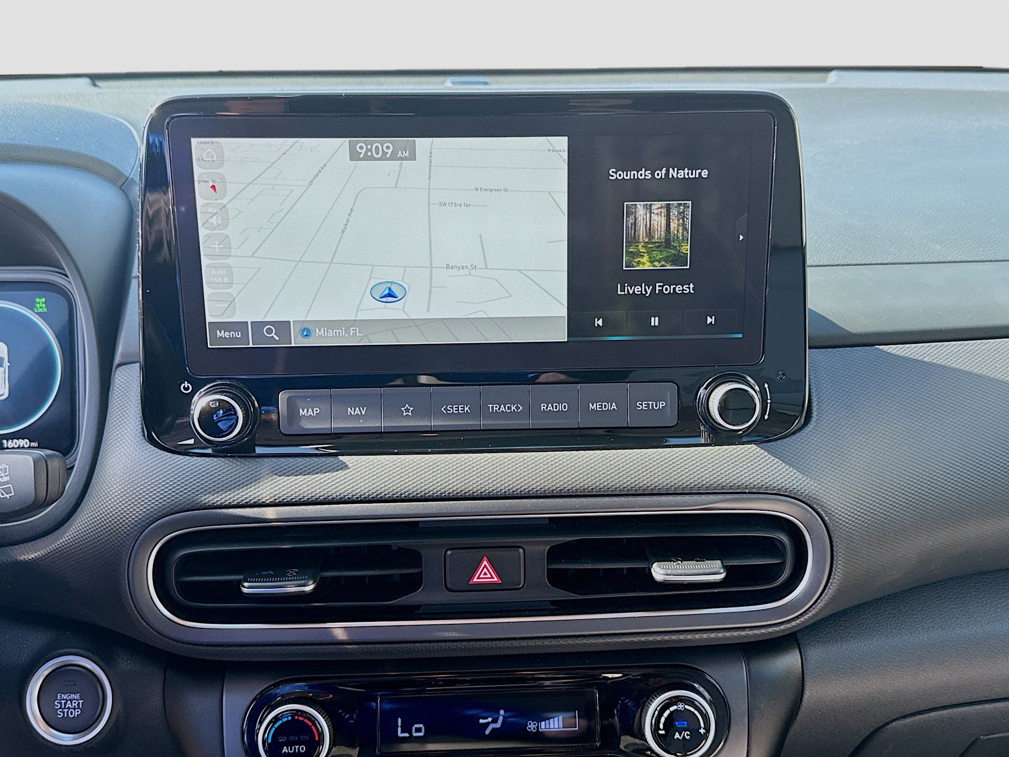 Used 2023 Hyundai Kona Limited w/ Cargo Package image 10