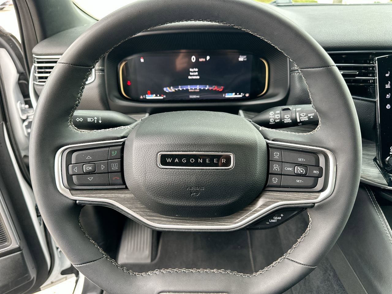 Used 2023 Jeep Wagoneer Series III w/ Preferred Equipment Group image 29