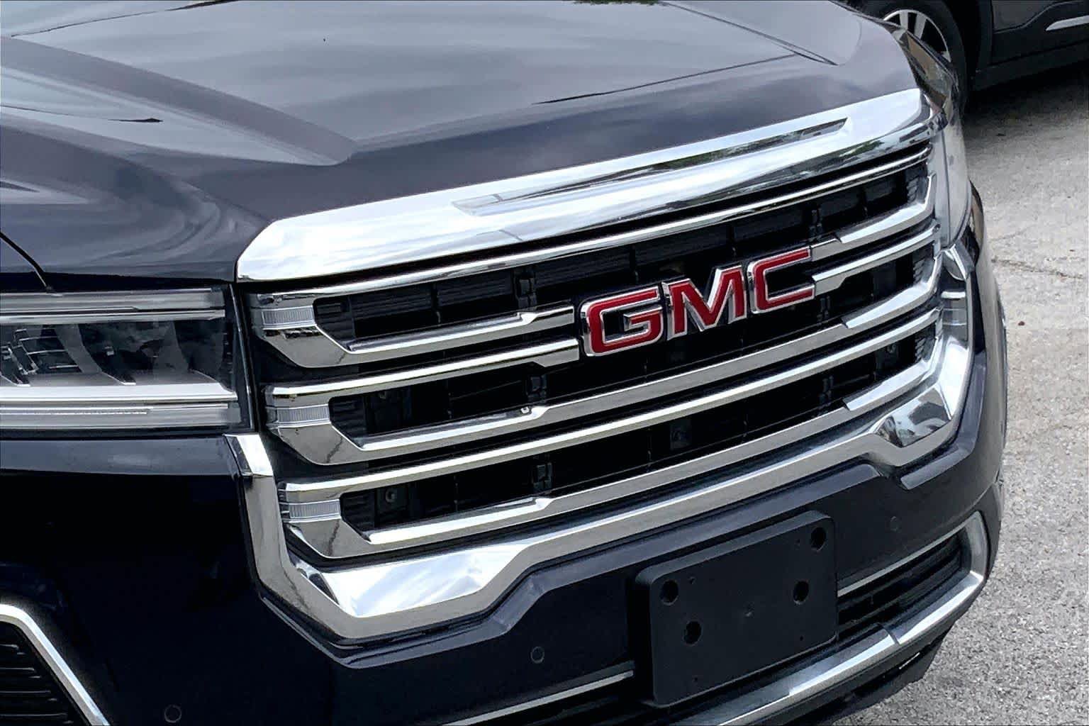 Used 2021 GMC Acadia SLE w/ Driver Convenience Package FWD image 26