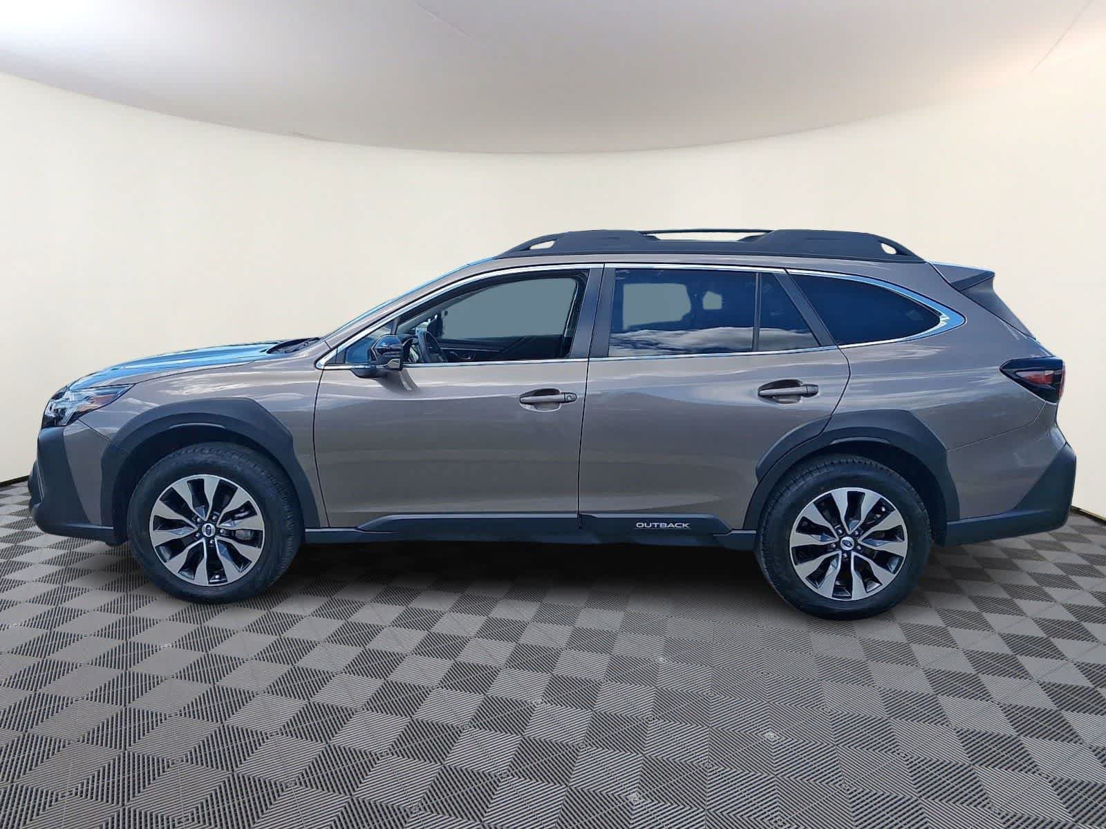Used 2023 Subaru Outback Limited AWD/4WD image 8