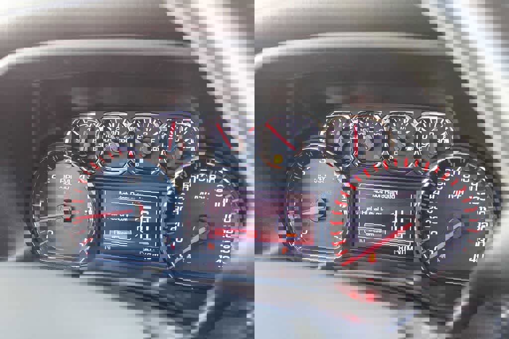 Used 2015 GMC Sierra 1500 SLT w/ SLT Crew Cab Value Package RWD image 22