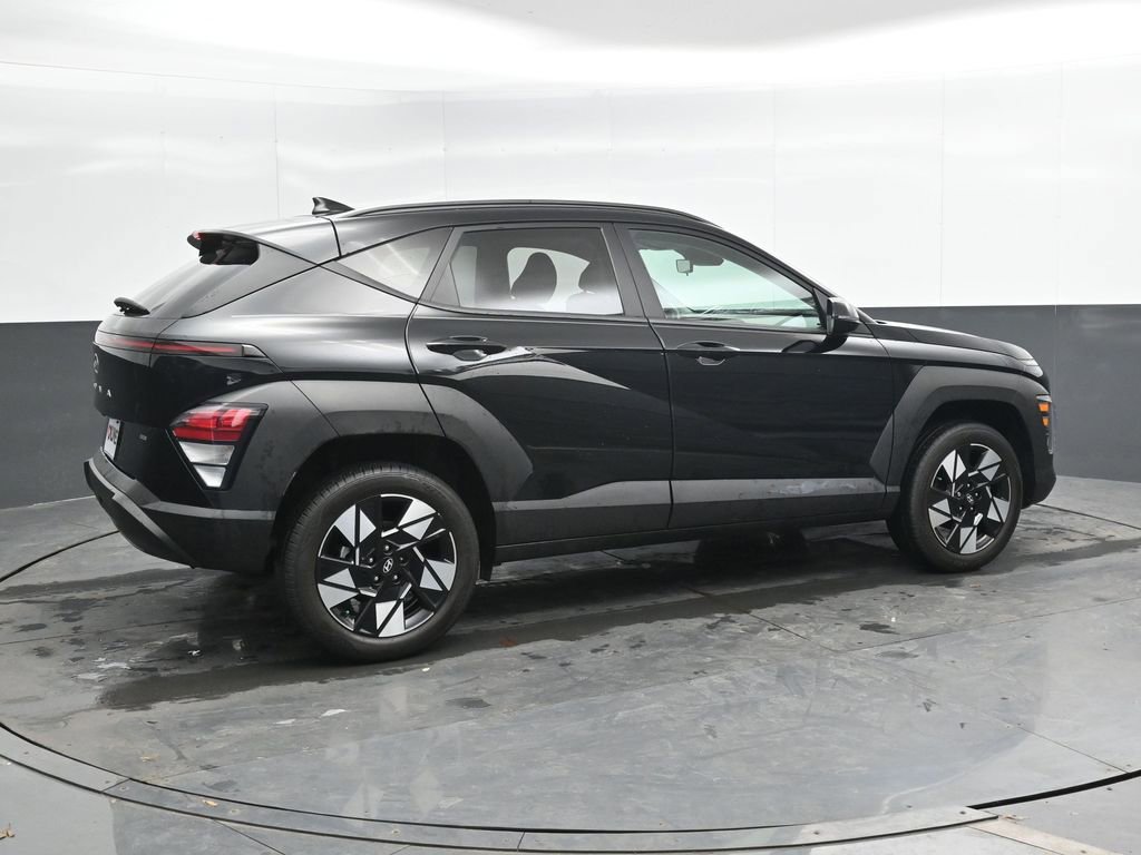 Used 2024 Hyundai Kona SEL AWD/4WD image 4