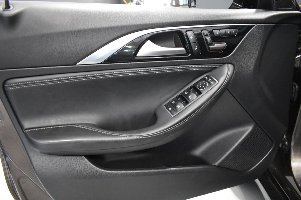 Used 2019 INFINITI QX30 AWD w/ Navigation Package image 15