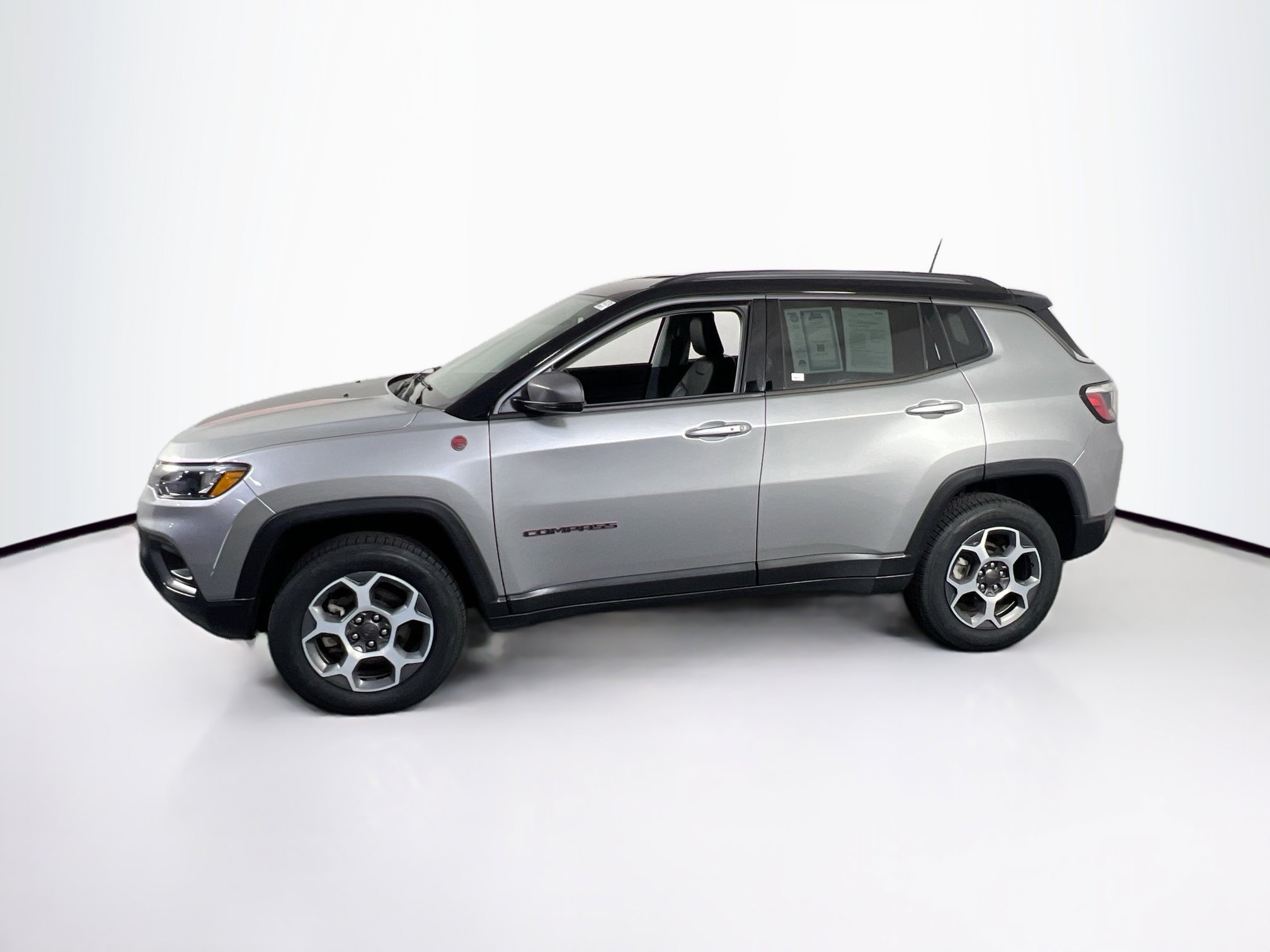 Used 2022 Jeep Compass Trailhawk AWD/4WD image 8