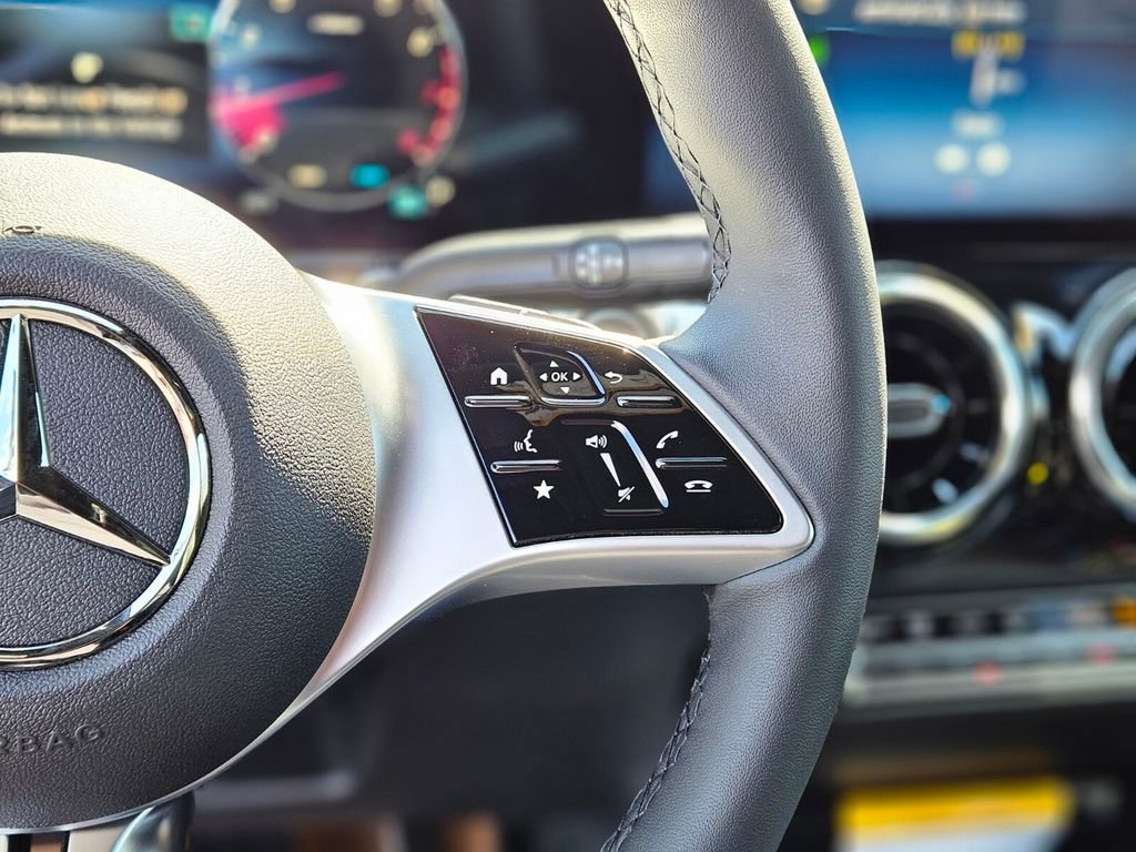 New 2026 Mercedes-Benz GLB 250 4MATIC image 27