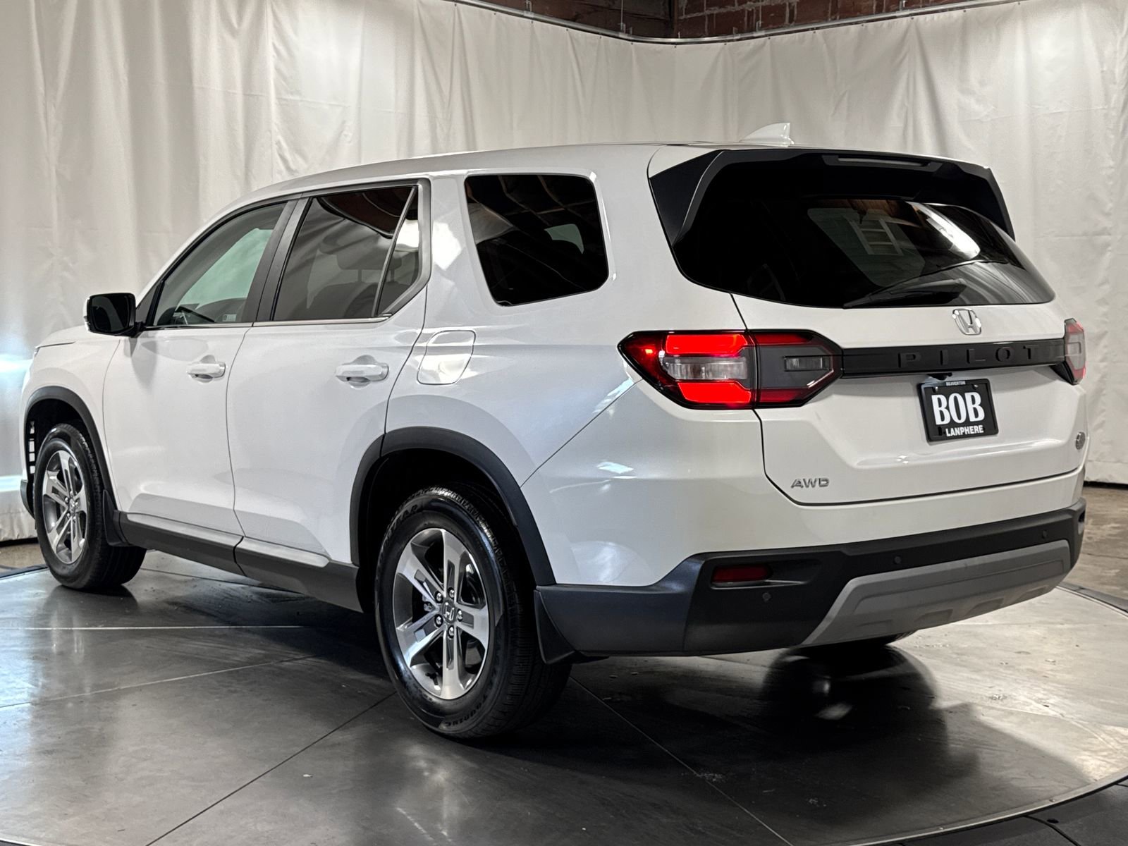 Used 2025 Honda Pilot EX-L image 9