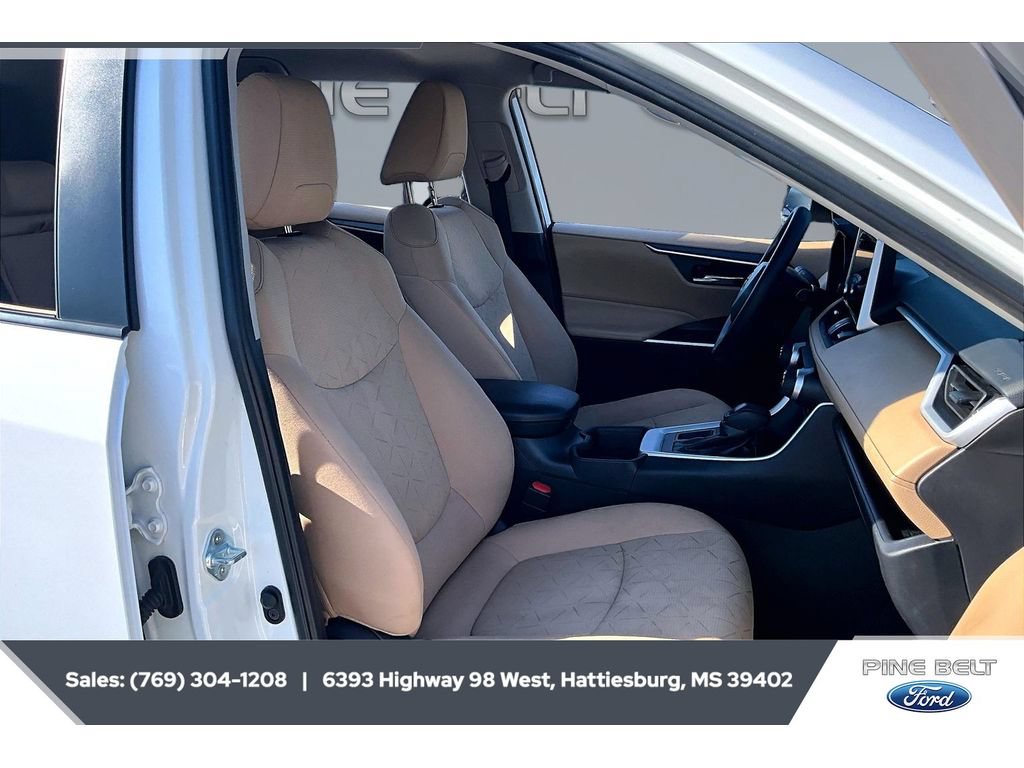 Used 2024 Toyota RAV4 XLE FWD image 6