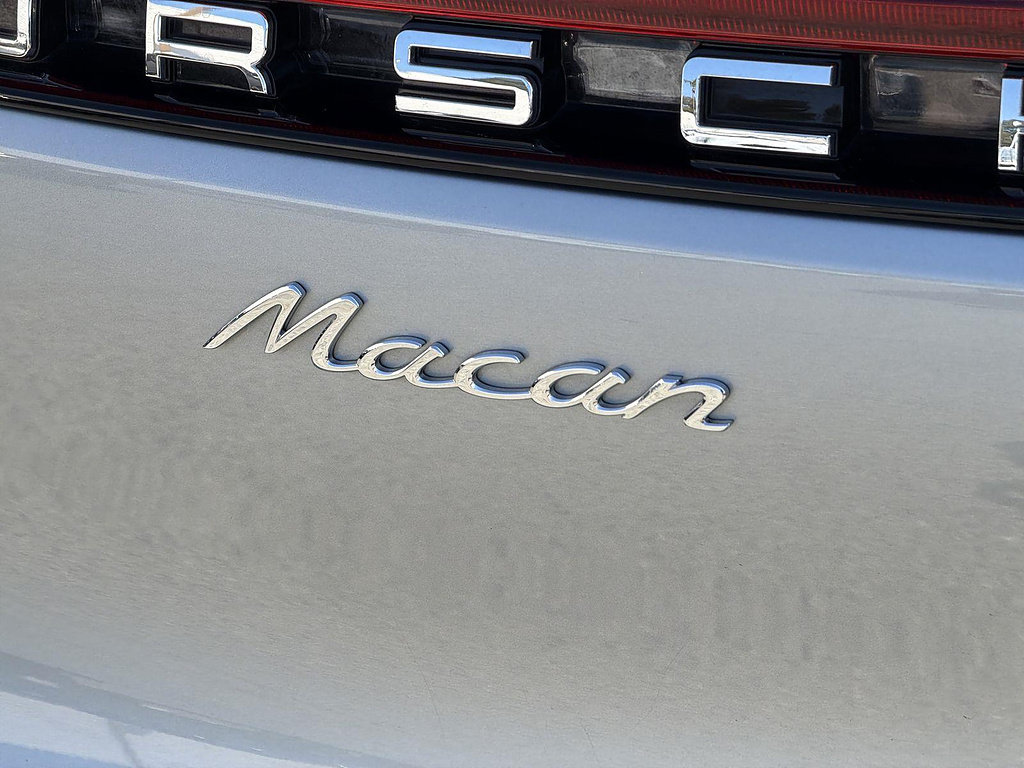 Used 2024 Porsche Macan AWD/4WD image 32