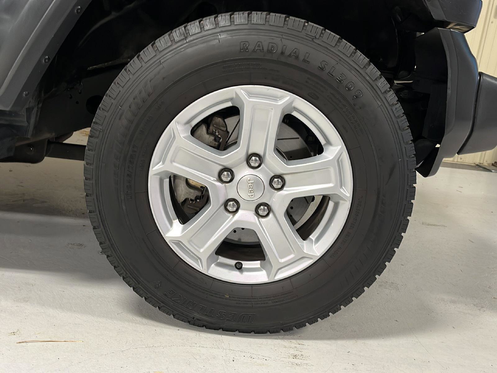 Used 2020 Jeep Wrangler Sport S image 27