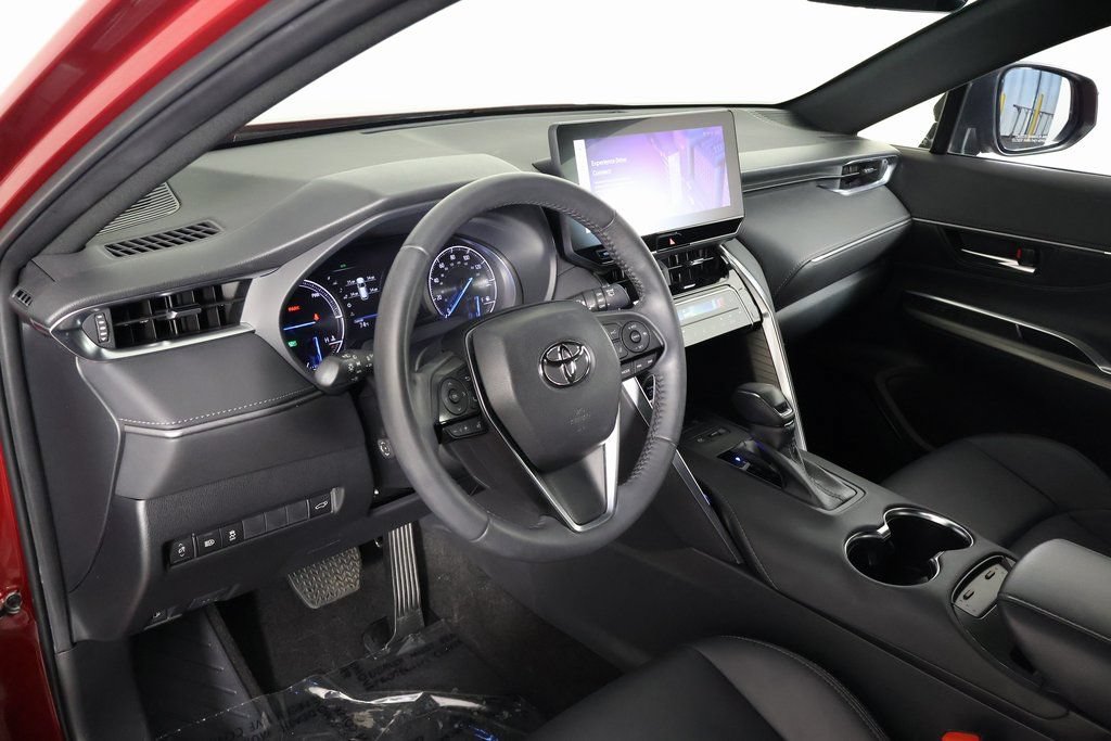 Used 2023 Toyota Venza Nightshade AWD/4WD image 7
