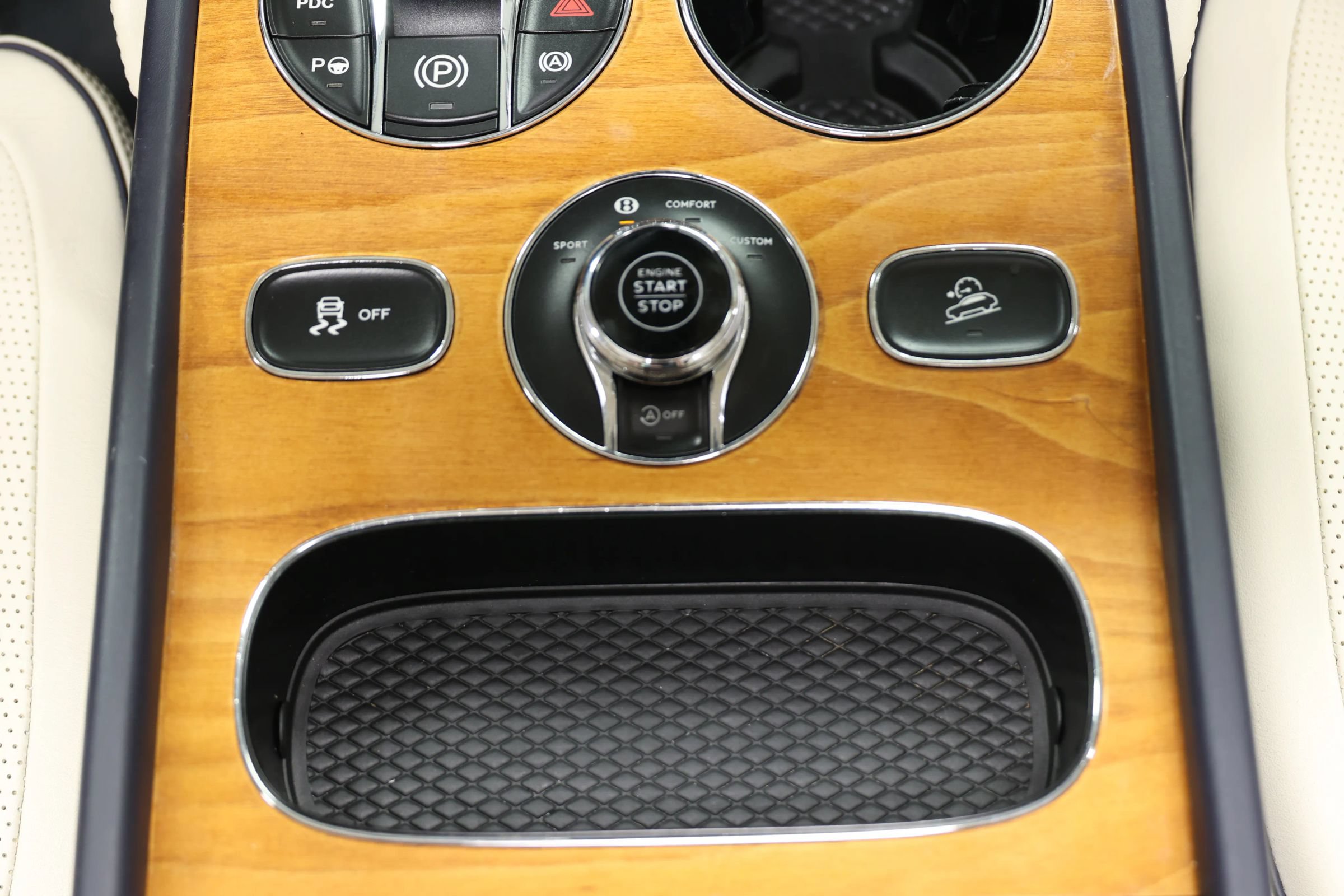 Used 2021 Bentley Bentayga w/ First Edition Specification AWD/4WD image 48