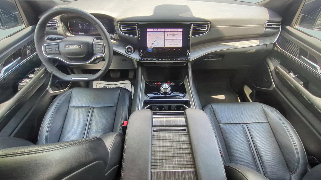 Used 2024 Jeep Wagoneer Series II RWD image 11