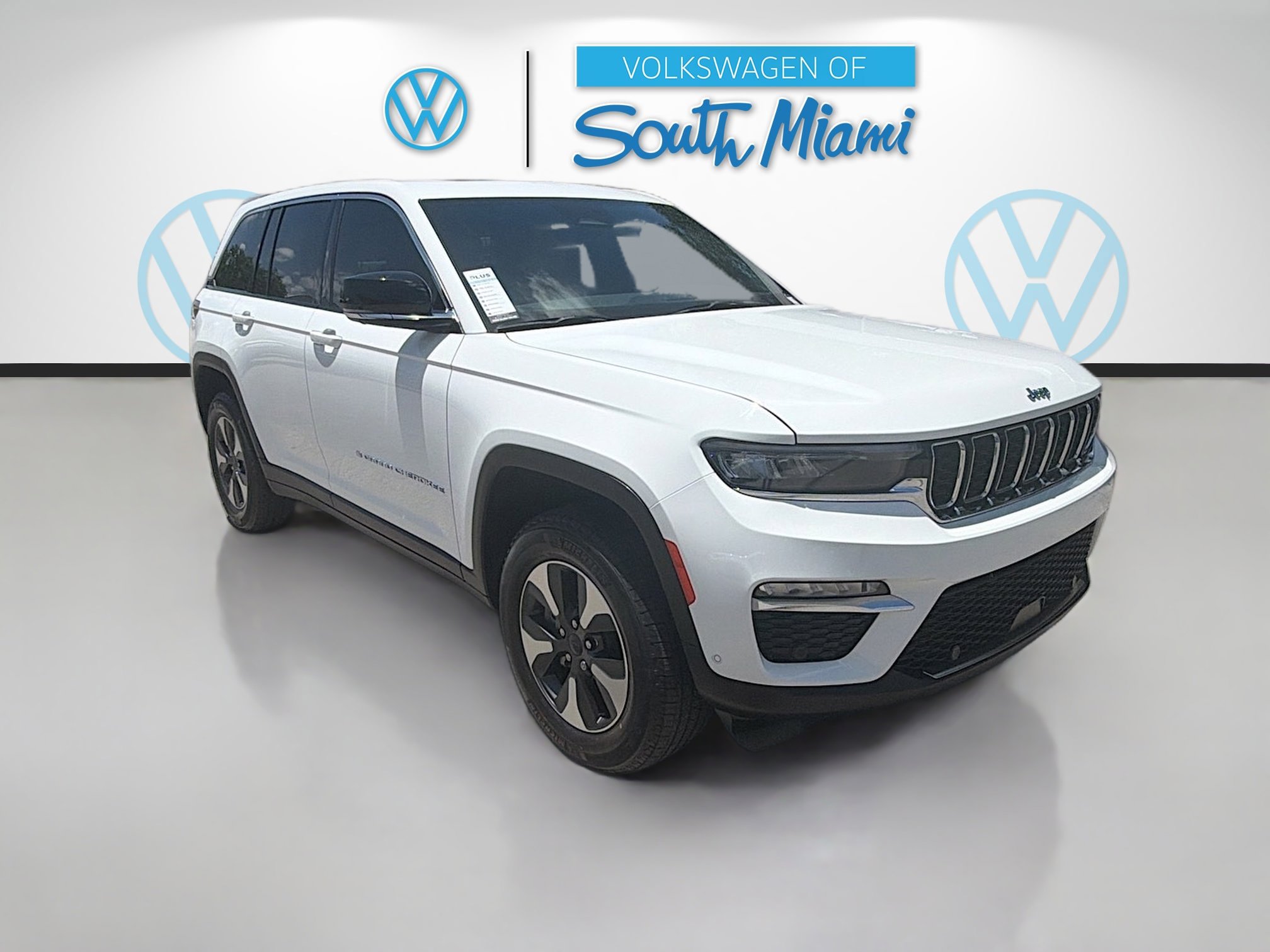 Used 2022 Jeep Grand Cherokee Limited 4xe w/ Luxury Tech Group II AWD/4WD image 1