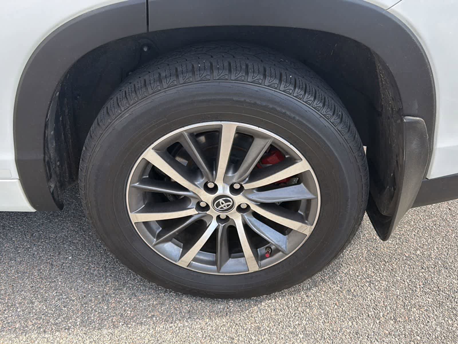 Used 2018 Toyota Highlander XLE AWD/4WD image 22