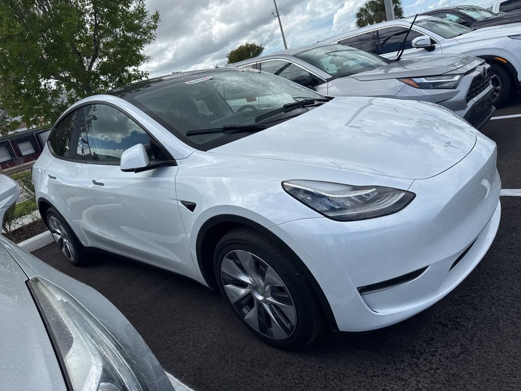 Used 2023 Tesla Model Y Long Range image 3