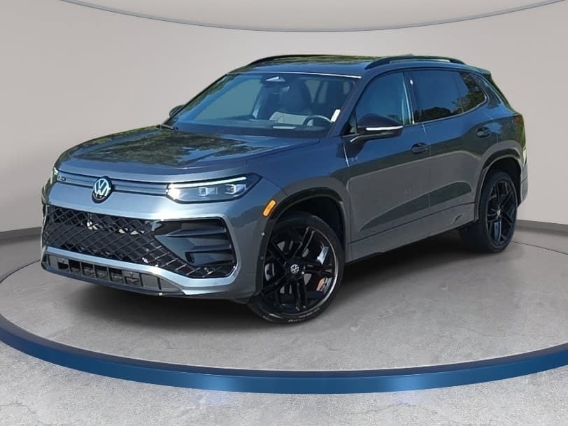 Used 2025 Volkswagen Tiguan SE R-Line