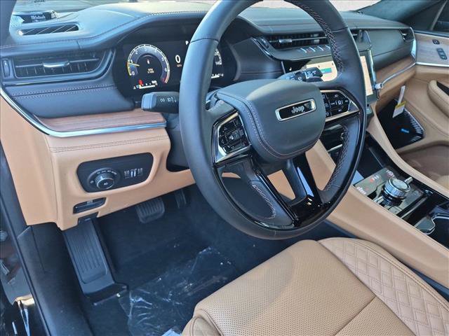New 2027 Jeep Grand Cherokee Summit AWD/4WD image 3