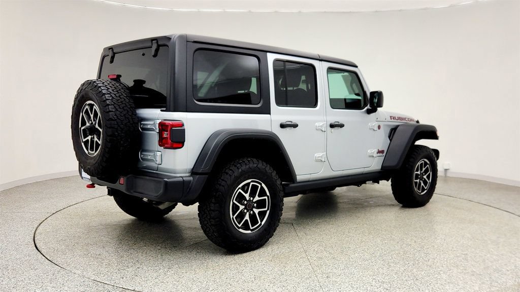 Used 2024 Jeep Wrangler Unlimited Rubicon w/ Convenience Group AWD/4WD image 5