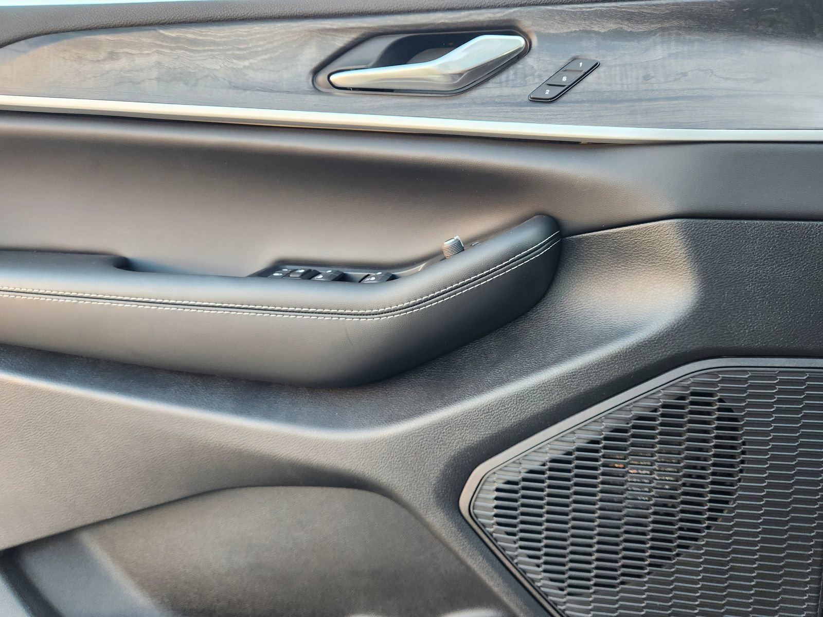 New 2025 Jeep Grand Cherokee Limited w/ Trailer Tow Package image 18