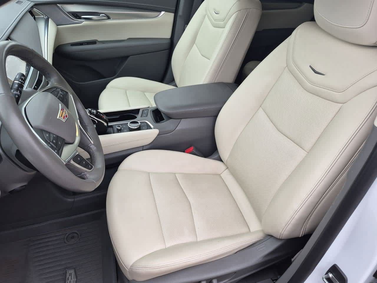 Used 2024 Cadillac XT5 Premium Luxury w/ LPO, Floor Liner Package AWD/4WD image 16