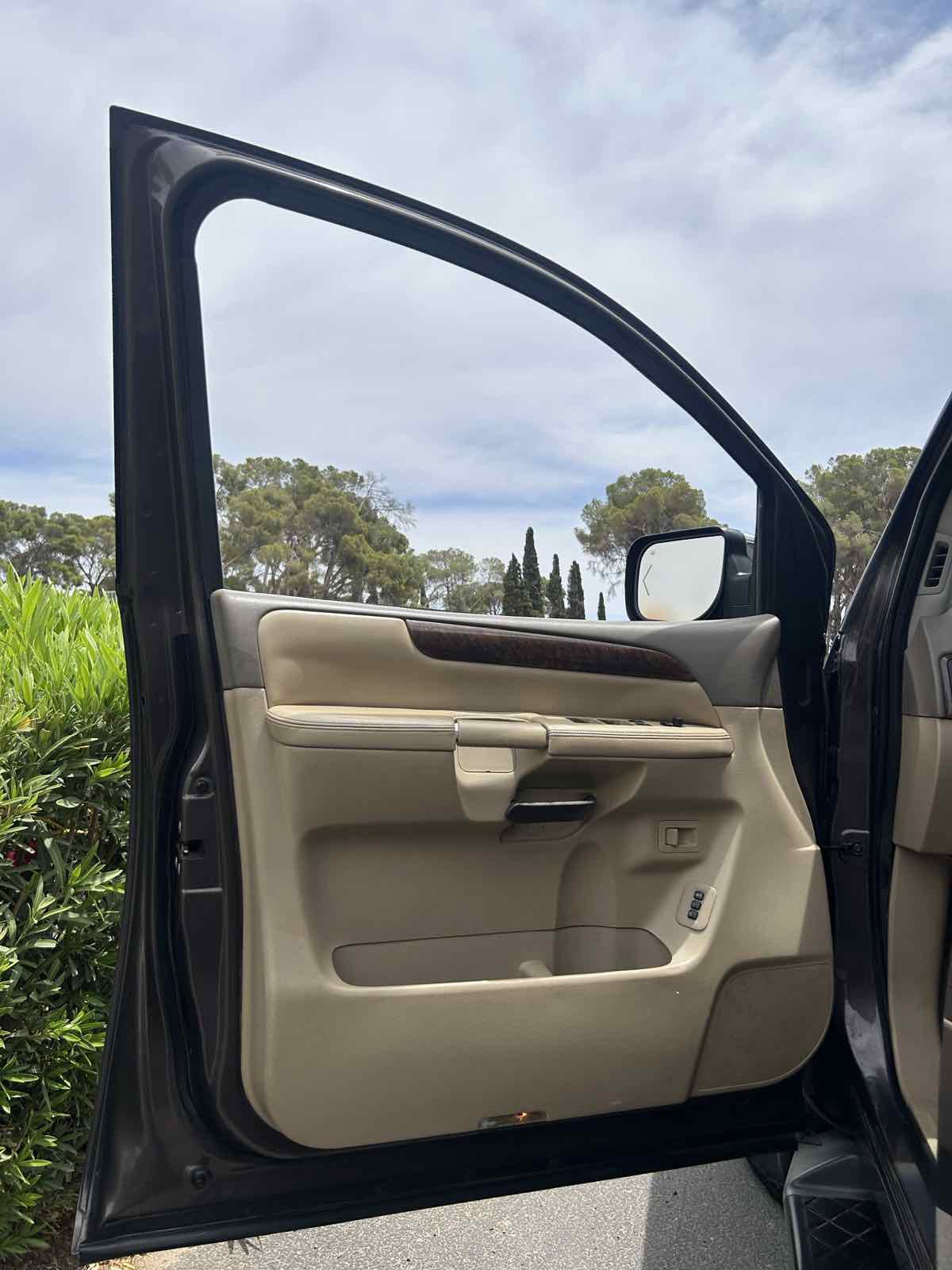 Used 2013 Nissan Armada Platinum image 15