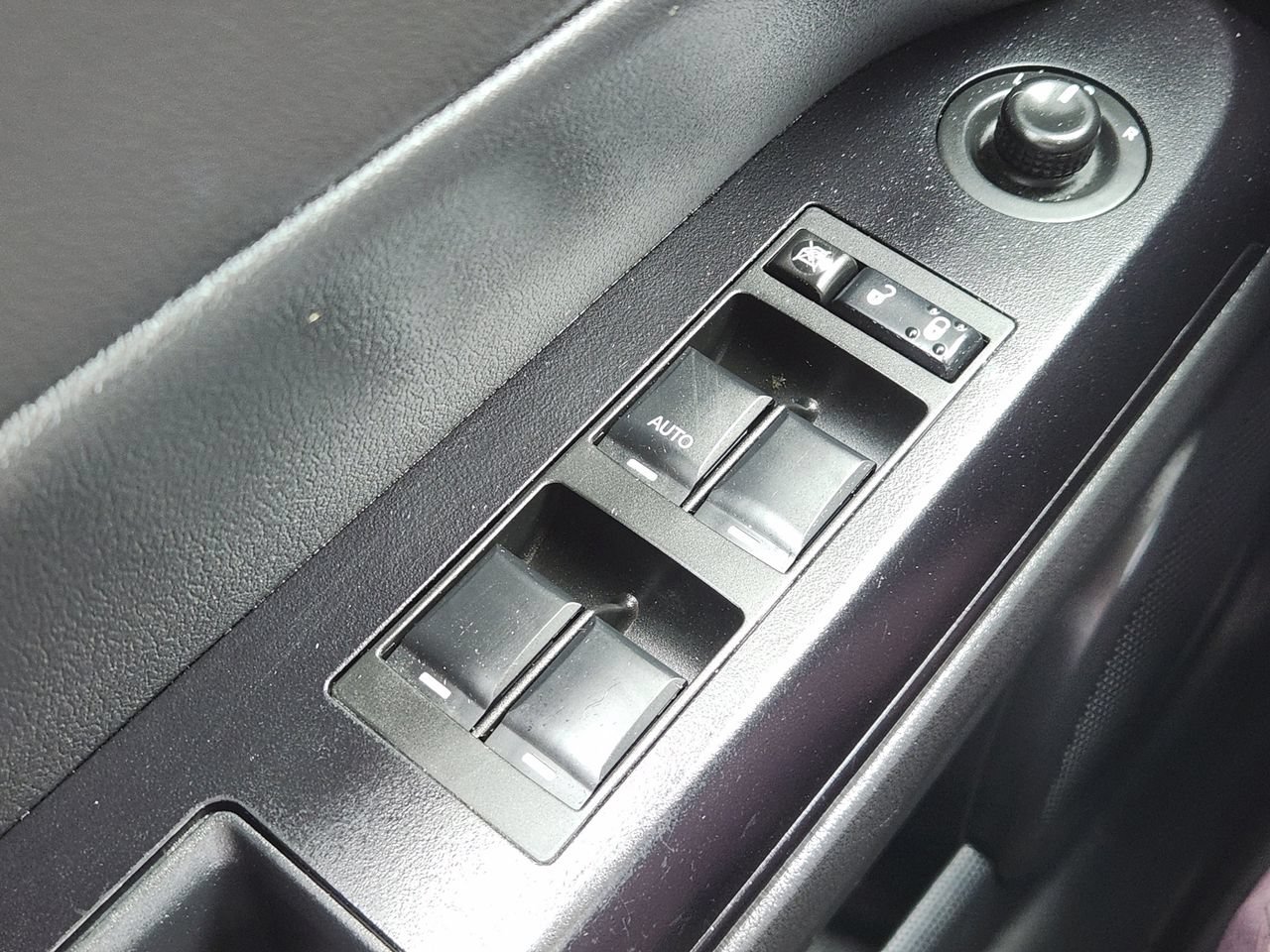 Used 2017 Jeep Patriot Latitude FWD image 19