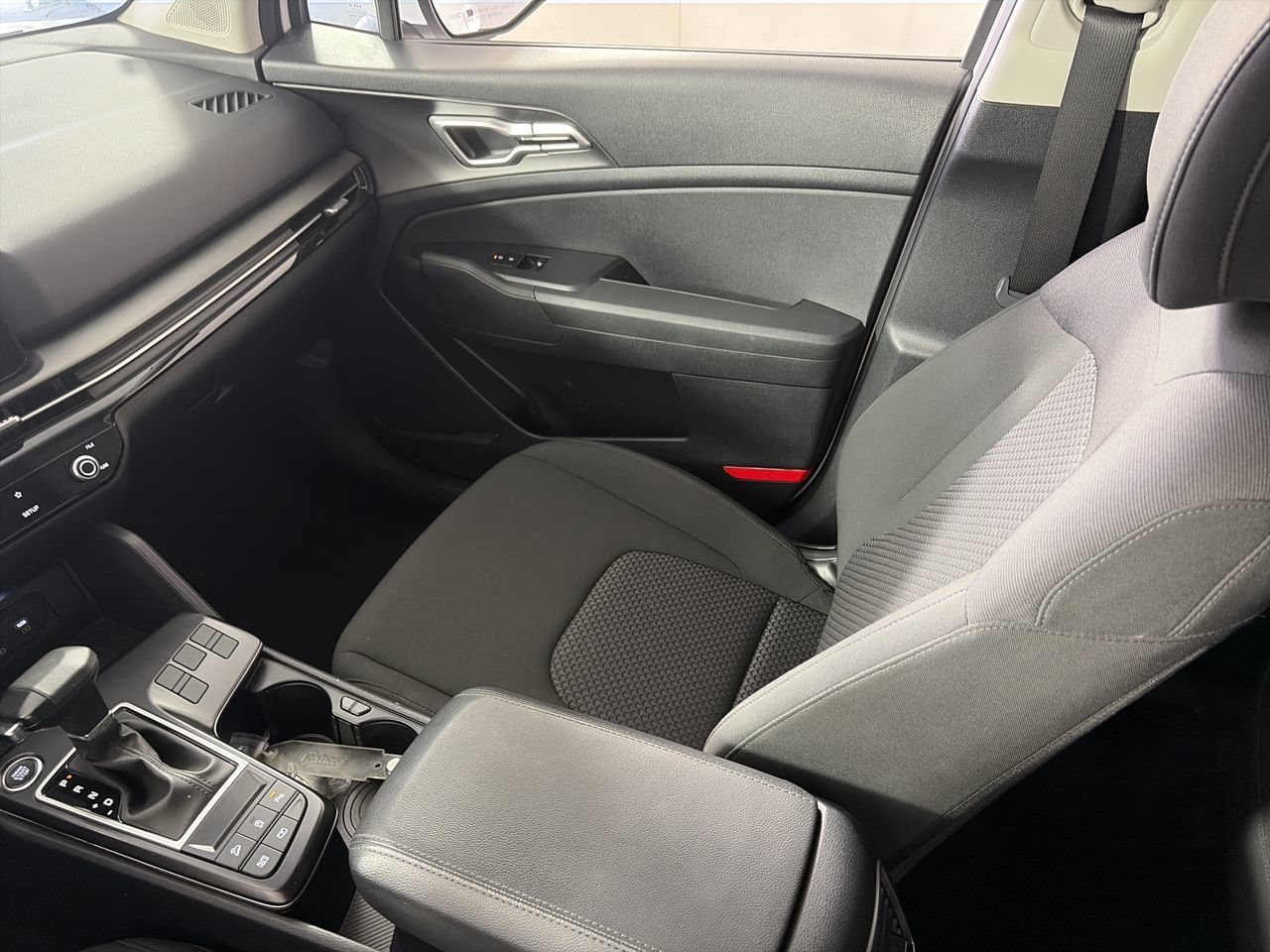 Used 2026 Kia Sportage LX FWD image 21